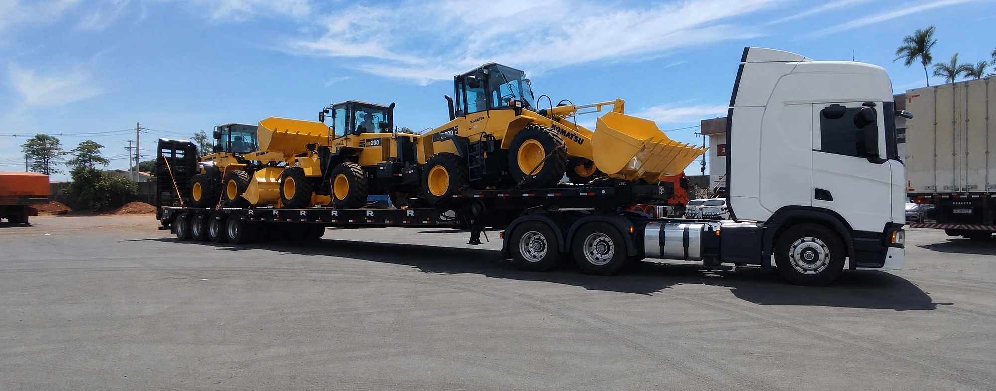 Transporte de equipamento industrial Ammann